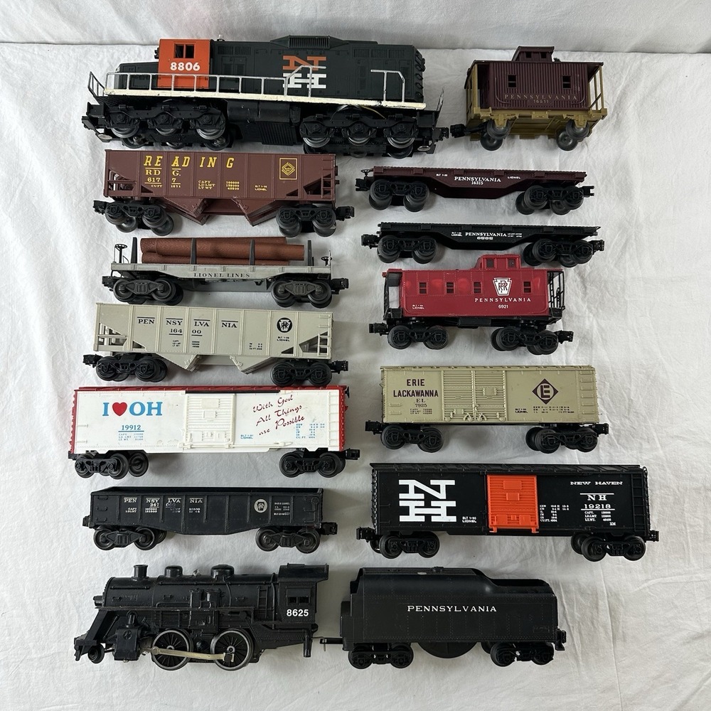 Vtg Lionel Train Locomotive Box Cars Caboose Gondola Freight O Gauge Lot Of 14